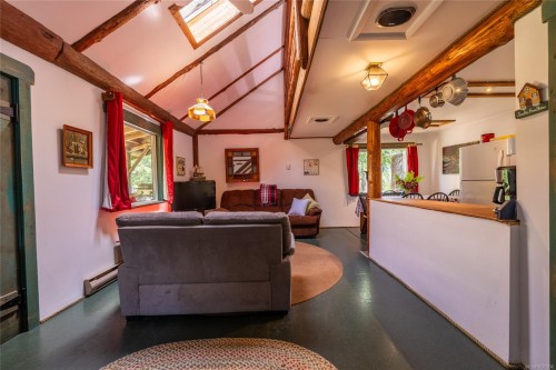 380 Cape Beale Trail, Bamfield, BC 