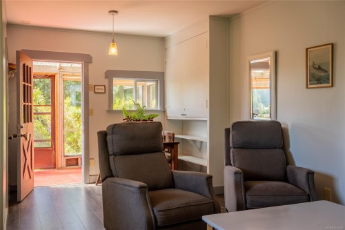 380 Cape Beale Trail, Bamfield, BC 