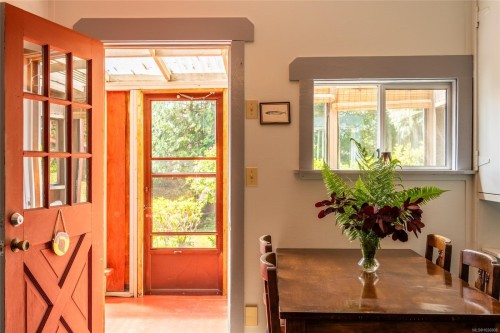 380 Cape Beale Trail, Bamfield, BC 