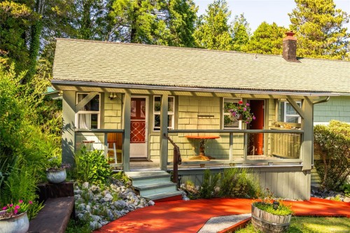 380 Cape Beale Trail, Bamfield, BC 