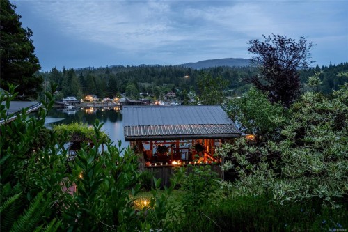 380 Cape Beale Trail, Bamfield, BC 