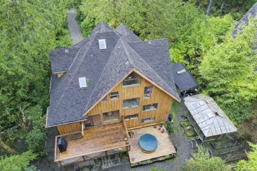 1290 Lynn Rd, Tofino, BC 