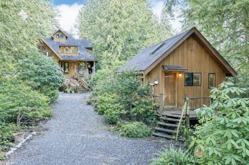 1290 Lynn Rd, Tofino, BC 