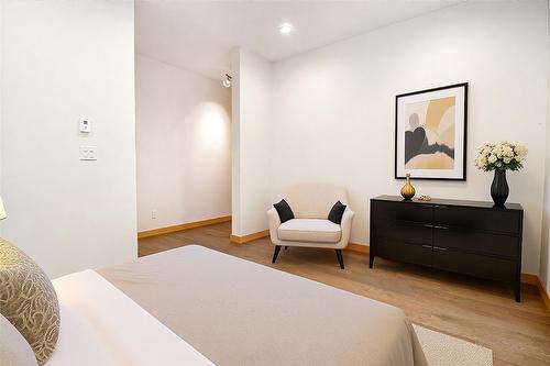 3266 Airport Way, Revelstoke, BC - Indoor Photo Showing Bedroom