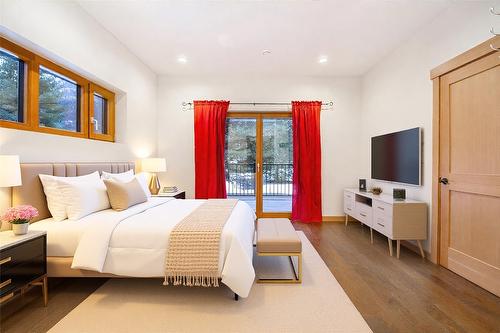 3266 Airport Way, Revelstoke, BC - Indoor Photo Showing Other Room With Fireplace