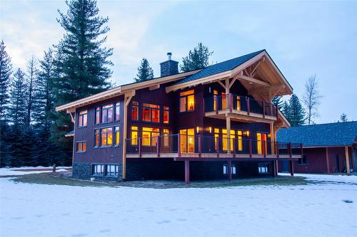3266 Airport Way, Revelstoke, BC - Outdoor
