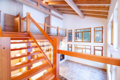 3266 Airport Way, Revelstoke, BC - Indoor Photo Showing Other Room