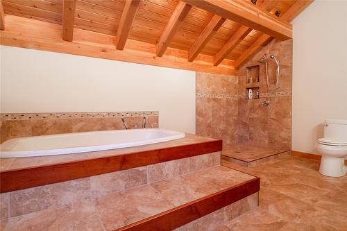 3266 Airport Way, Revelstoke, BC - Indoor Photo Showing Bathroom