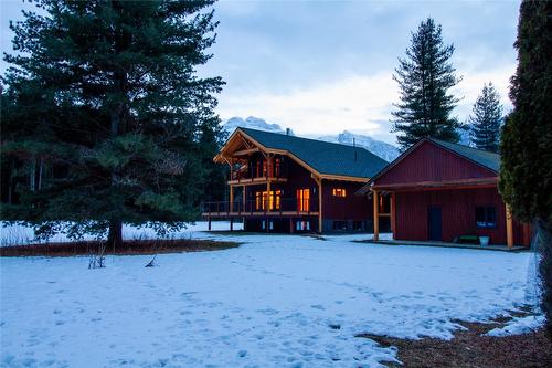 3266 Airport Way, Revelstoke, BC - Outdoor