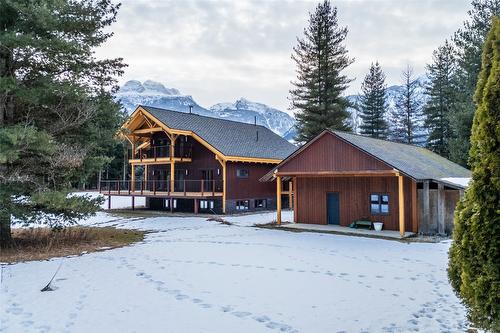 3266 Airport Way, Revelstoke, BC - Outdoor