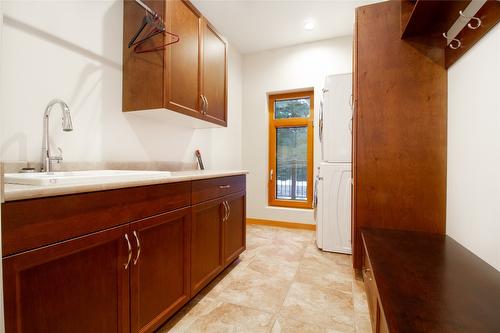 3266 Airport Way, Revelstoke, BC - Indoor