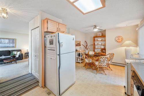 15-3096 South Main Street, Penticton, BC - Indoor Photo Showing Other Room