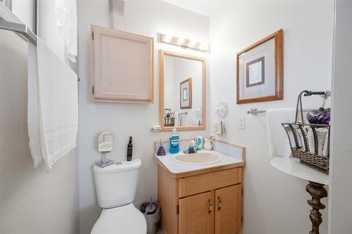 15-3096 South Main Street, Penticton, BC - Indoor Photo Showing Bathroom
