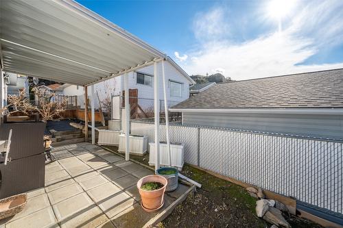 15-3096 South Main Street, Penticton, BC - Outdoor