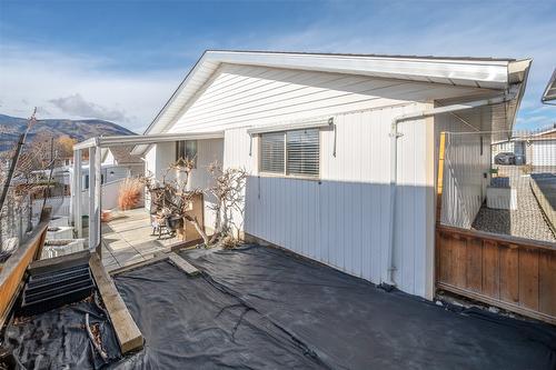 15-3096 South Main Street, Penticton, BC - Outdoor