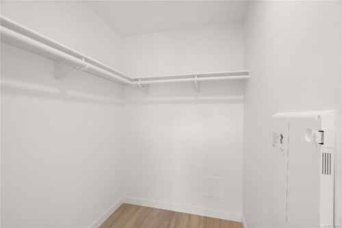 303-1102 Esquimalt Rd, Esquimalt, BC - Indoor With Storage