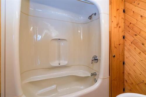 162 Monck Ave, Winnipeg, MB 