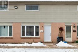 27 - 45 GATEWOOD PLACE  London East (East A), ON N5Y 5A4