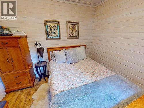 1283 Tennyson Rd, Savary Island, BC - Indoor Photo Showing Bedroom