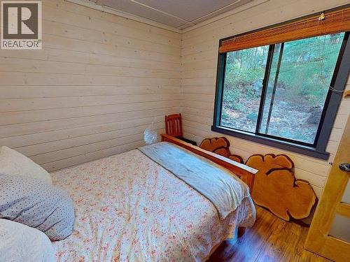 1283 Tennyson Rd, Savary Island, BC - Indoor Photo Showing Bedroom