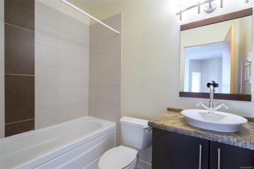728-2745 Veterans Memorial Pkwy, Langford, BC - Indoor Photo Showing Bathroom
