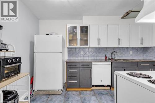 511 The West Mall Drive Unit# 1108, Toronto, ON - Indoor Photo Showing Kitchen