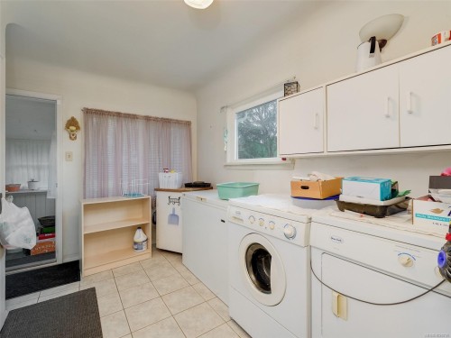 3059 Admirals Rd, Saanich, BC 