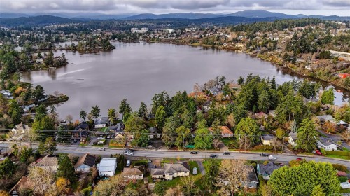 3059 Admirals Rd, Saanich, BC 