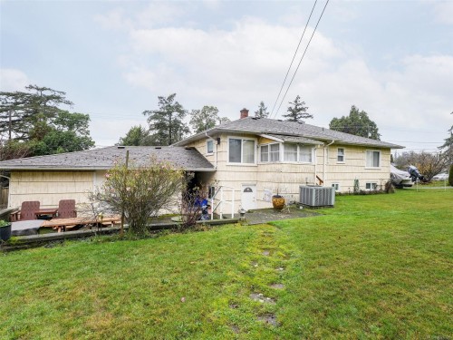 3059 Admirals Rd, Saanich, BC 