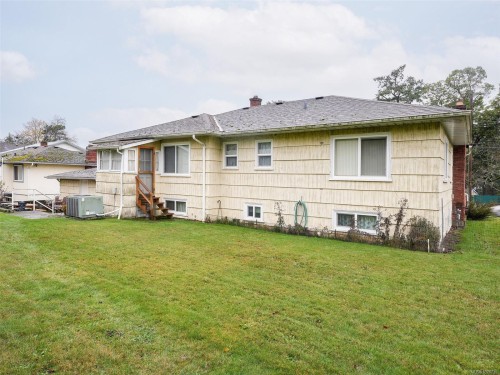 3059 Admirals Rd, Saanich, BC 