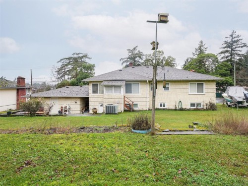 3059 Admirals Rd, Saanich, BC 