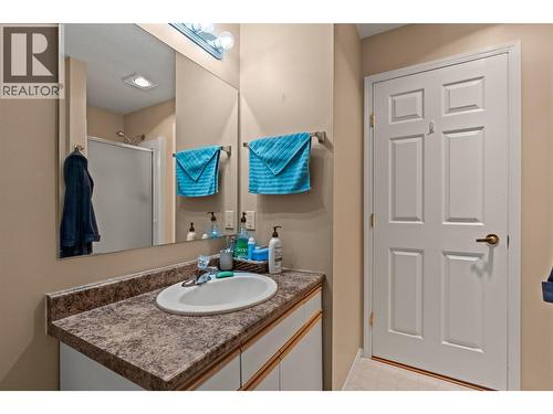 3805 30 Avenue Unit# 304, Vernon, BC - Indoor Photo Showing Bathroom