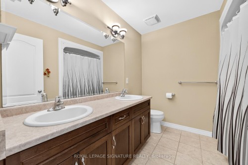 408 Gravel Ridge Trail, Kitchener, ON - Indoor Photo Showing Bathroom