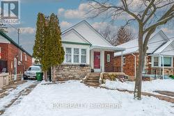 11 FAIRSIDE AVENUE  Toronto, ON M4C 3G8