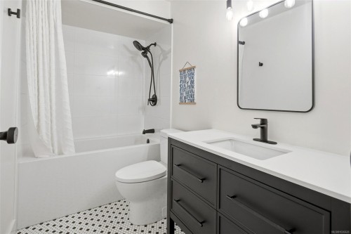 4285 Caen Rd, Saanich, BC 