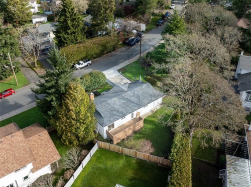 4285 Caen Rd, Saanich, BC 