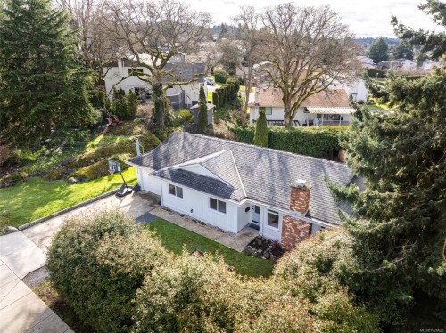 4285 Caen Rd, Saanich, BC 