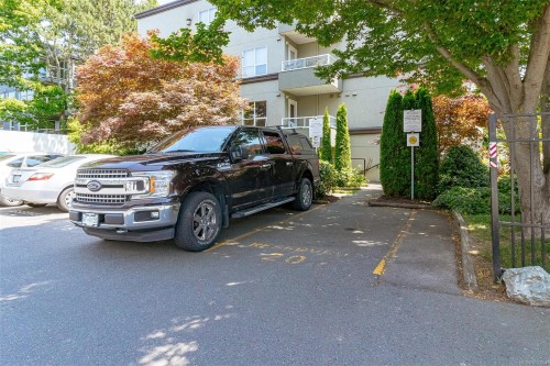 102 & 103-832 Fisgard St, Victoria, BC 