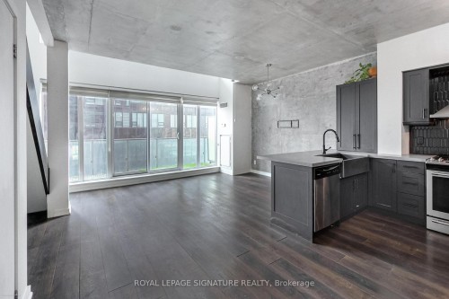 811-150 East Liberty Street, Toronto, ON - Indoor Photo Showing Kitchen With Upgraded Kitchen