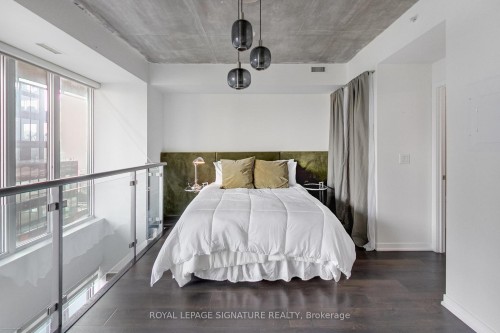 811-150 East Liberty Street, Toronto, ON - Indoor Photo Showing Bedroom