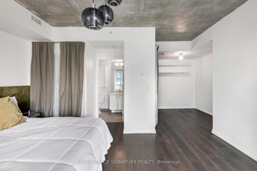 811-150 East Liberty Street, Toronto, ON - Indoor Photo Showing Bedroom