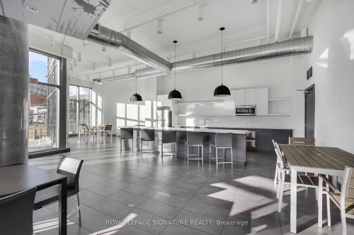 811-150 East Liberty Street, Toronto, ON - Indoor