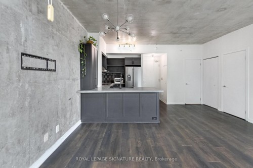 811-150 East Liberty Street, Toronto, ON - Indoor Photo Showing Kitchen