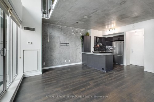 811-150 East Liberty Street, Toronto, ON - Indoor Photo Showing Kitchen