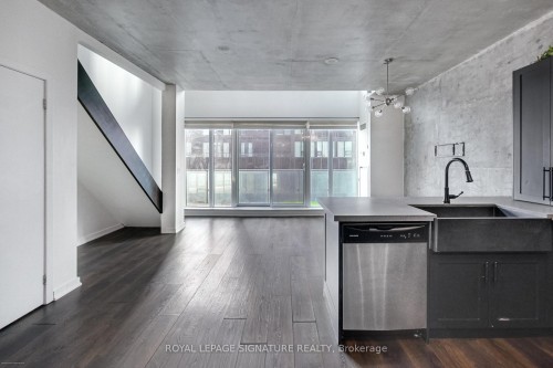 811-150 East Liberty Street, Toronto, ON - Indoor Photo Showing Kitchen