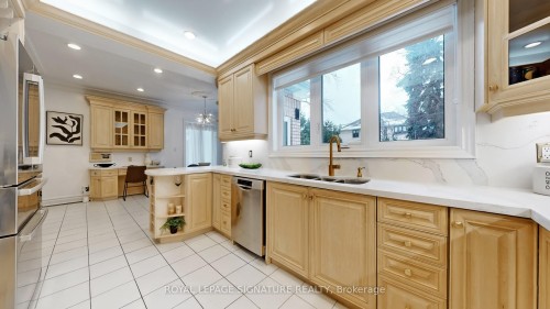 346 Elmwood Avenue, Toronto, ON - Indoor Photo Showing Kitchen With Double Sink
