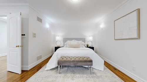 346 Elmwood Avenue, Toronto, ON - Indoor Photo Showing Bedroom