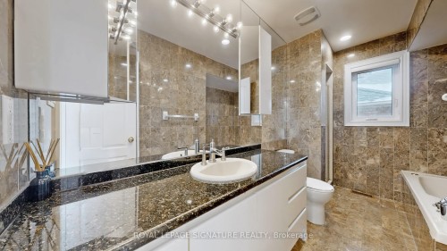 346 Elmwood Avenue, Toronto, ON - Indoor Photo Showing Bathroom