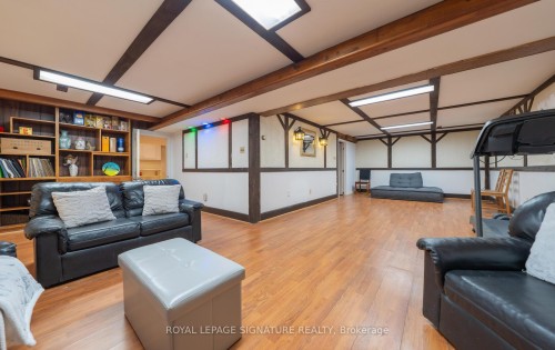 6 Deerbrook Trail, Toronto, ON - Indoor Photo Showing Living Room