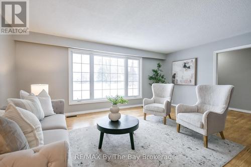 111 Balm Beach Road E, Tiny, ON - Indoor Photo Showing Living Room